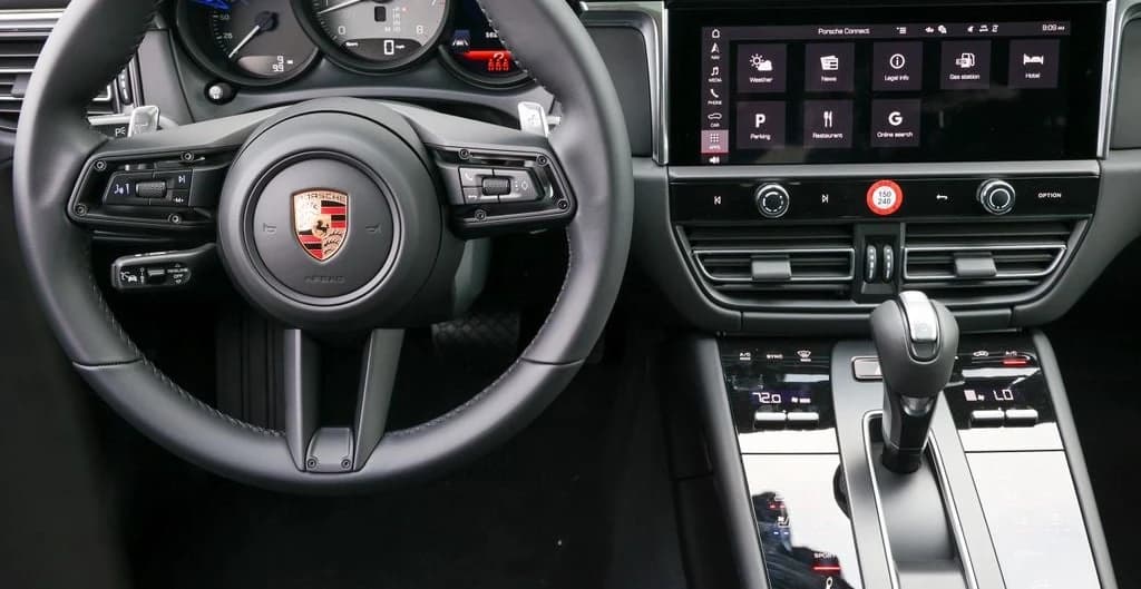 Porsche Macan S AWD 2026 — side view
