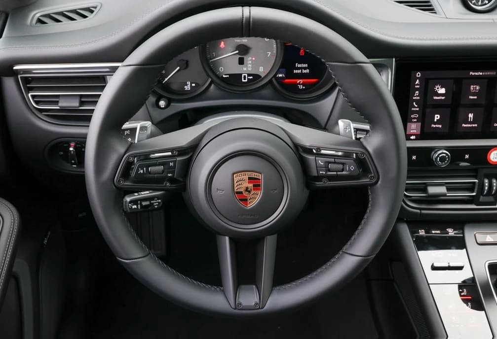 Porsche Macan S AWD 2026 — side view