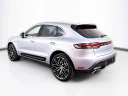 Porsche Macan S AWD 2025 — side view