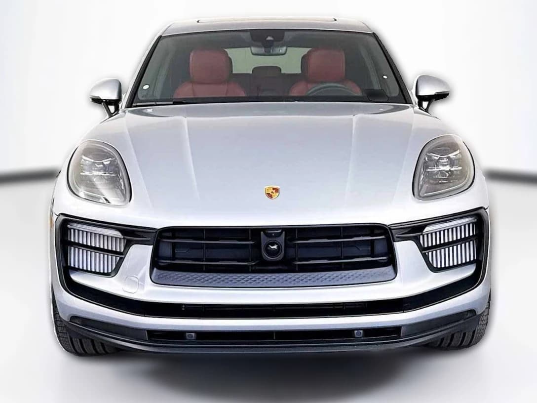 Porsche Macan S AWD 2025 — side view