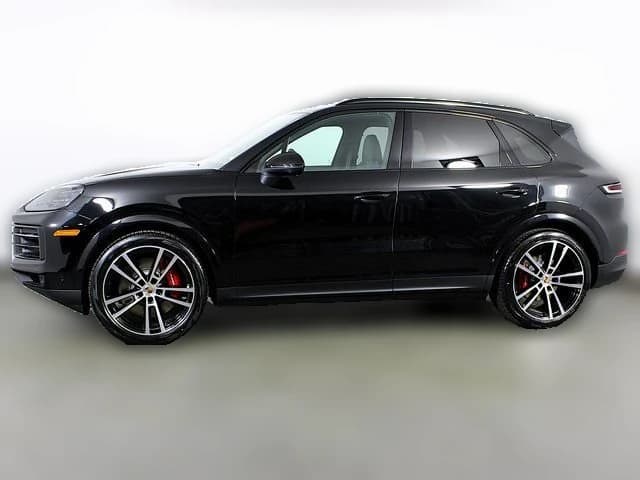 Porsche Cayenne S AWD 2025 — side view