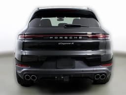Porsche Cayenne S AWD 2025 — side view