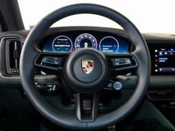 Porsche Cayenne S AWD 2025 — side view