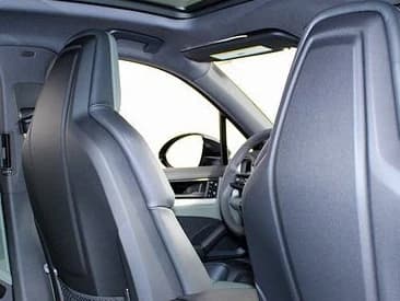 Porsche Cayenne S AWD 2025 — side view