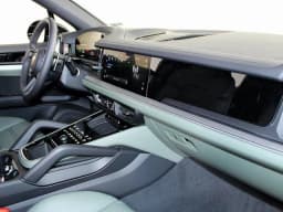 Porsche Cayenne S AWD 2025 — side view
