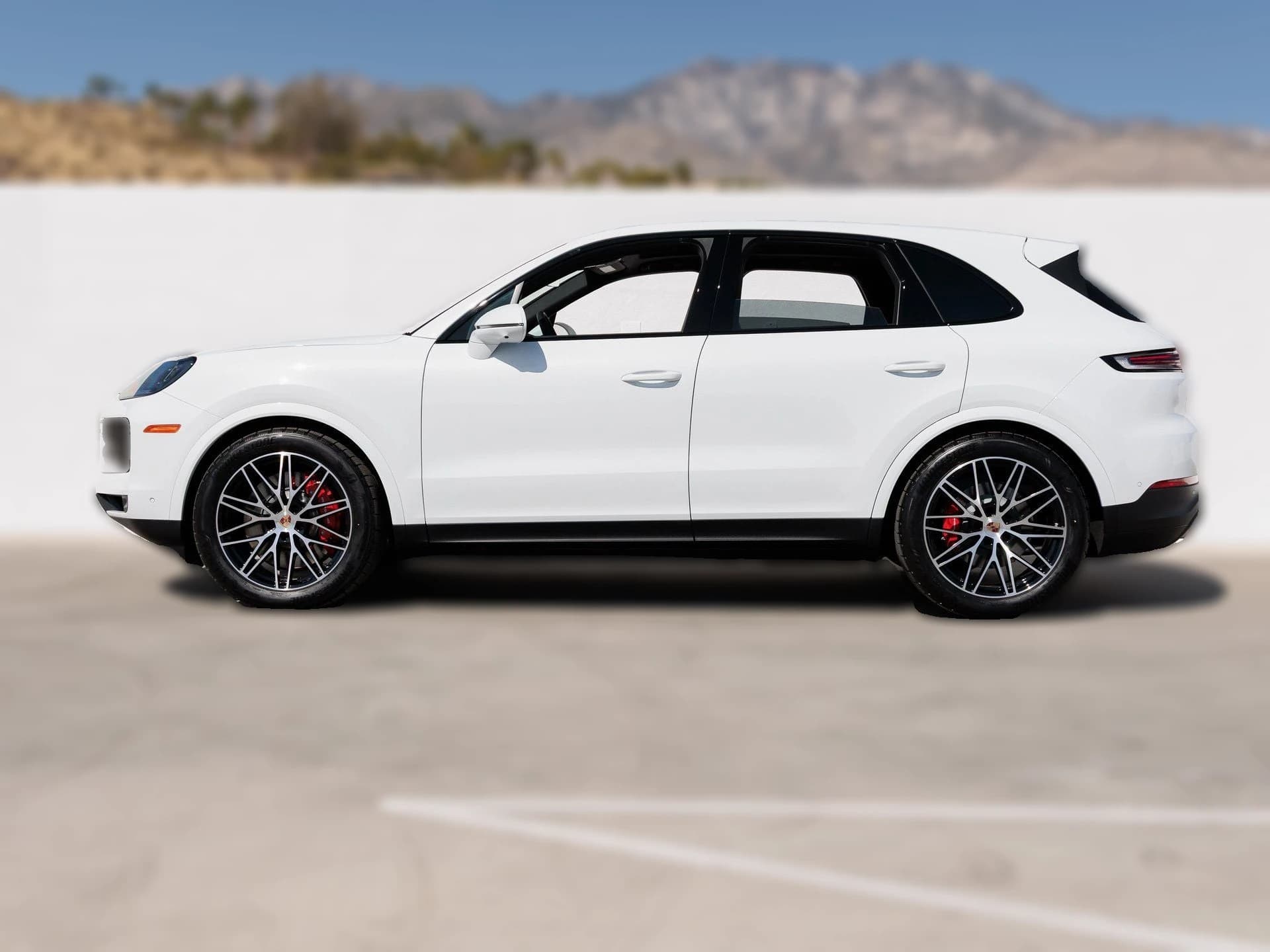 Porsche Cayenne S AWD 2025 — side view