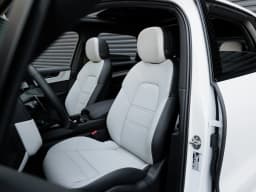 Porsche Cayenne S AWD 2025 — side view