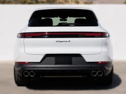 Porsche Cayenne S AWD 2025 — side view