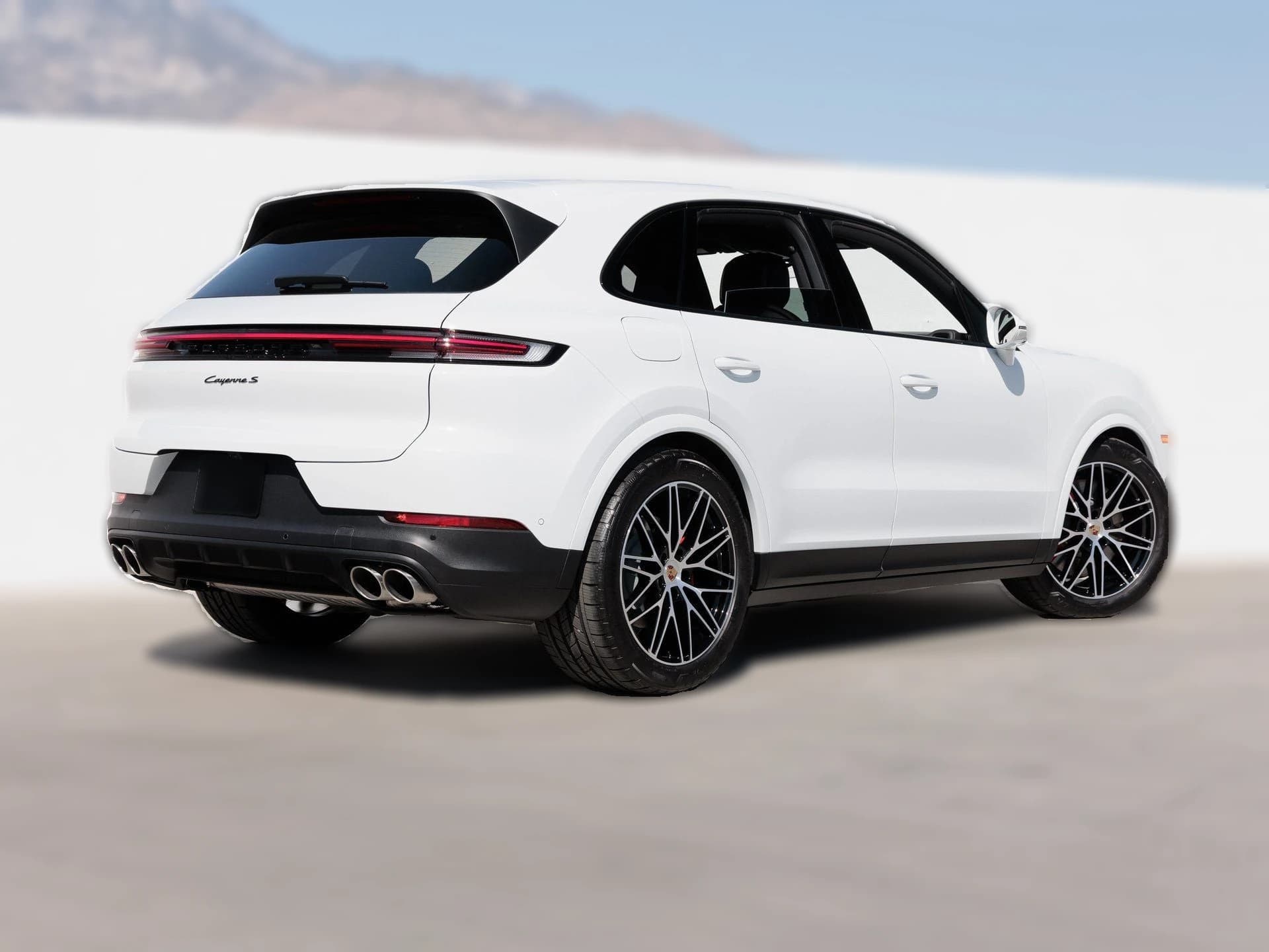 Porsche Cayenne S AWD 2025 — side view