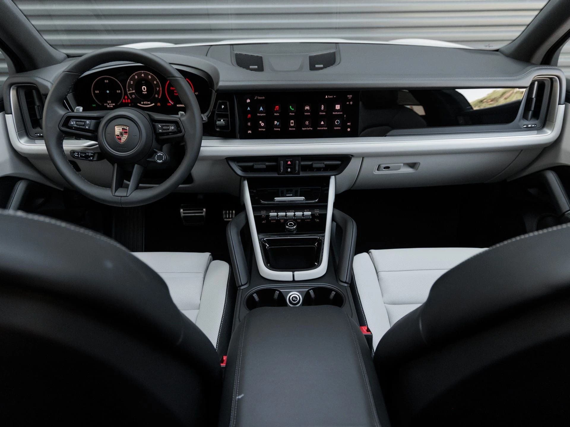 Porsche Cayenne S AWD 2025 — side view