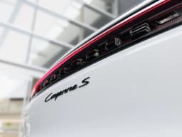 Porsche Cayenne S AWD 2025 — side view