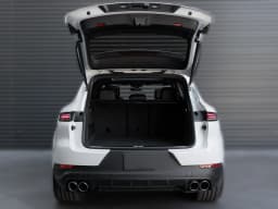 Porsche Cayenne S AWD 2025 — side view