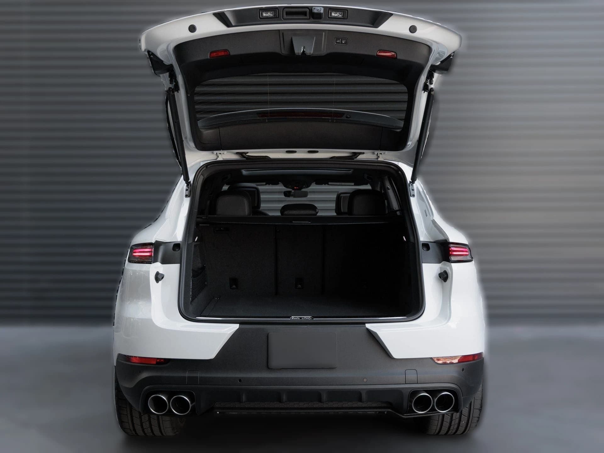 Porsche Cayenne S AWD 2025 — side view
