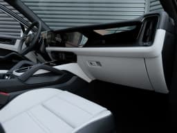 Porsche Cayenne S AWD 2025 — side view