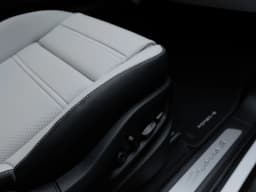 Porsche Cayenne S AWD 2025 — side view