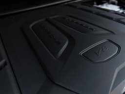 Porsche Cayenne S AWD 2025 — side view