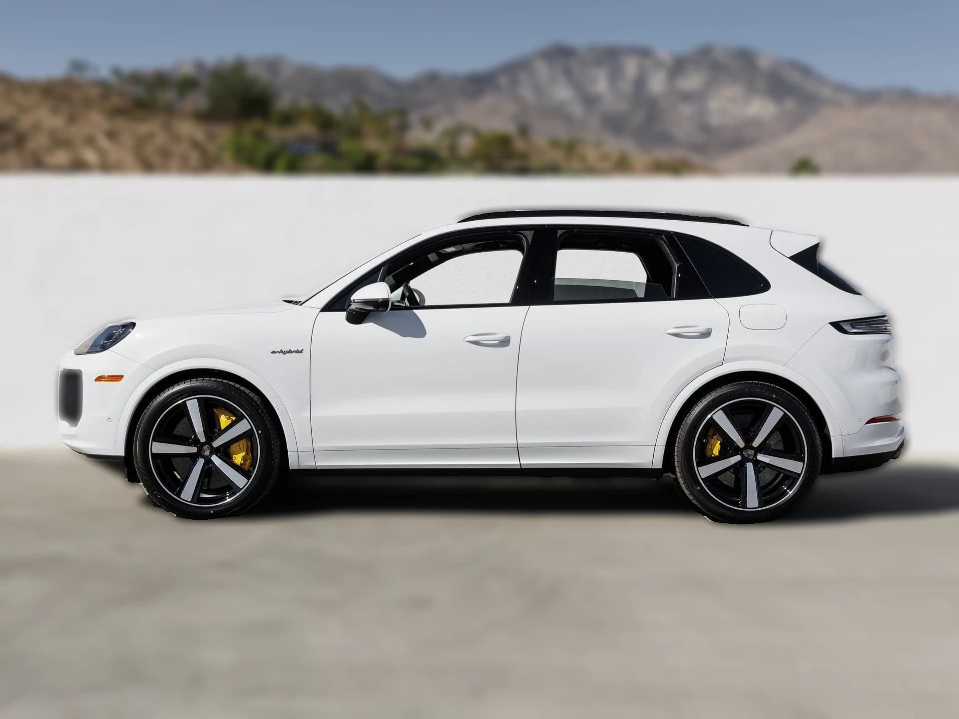 Porsche Cayenne Turbo E-Hybrid AWD 2026 — side view