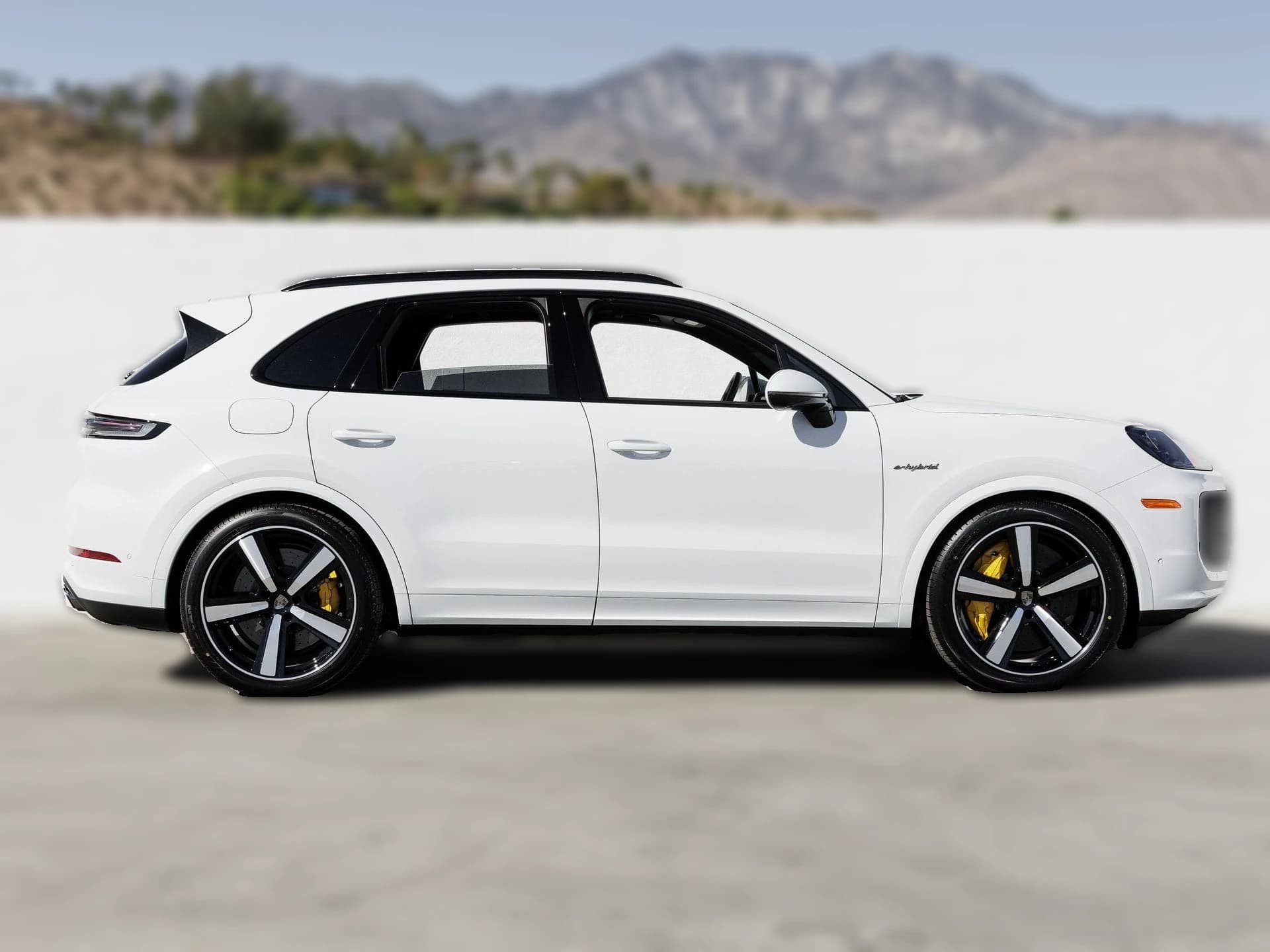 Porsche Cayenne Turbo E-Hybrid AWD 2026 — side view