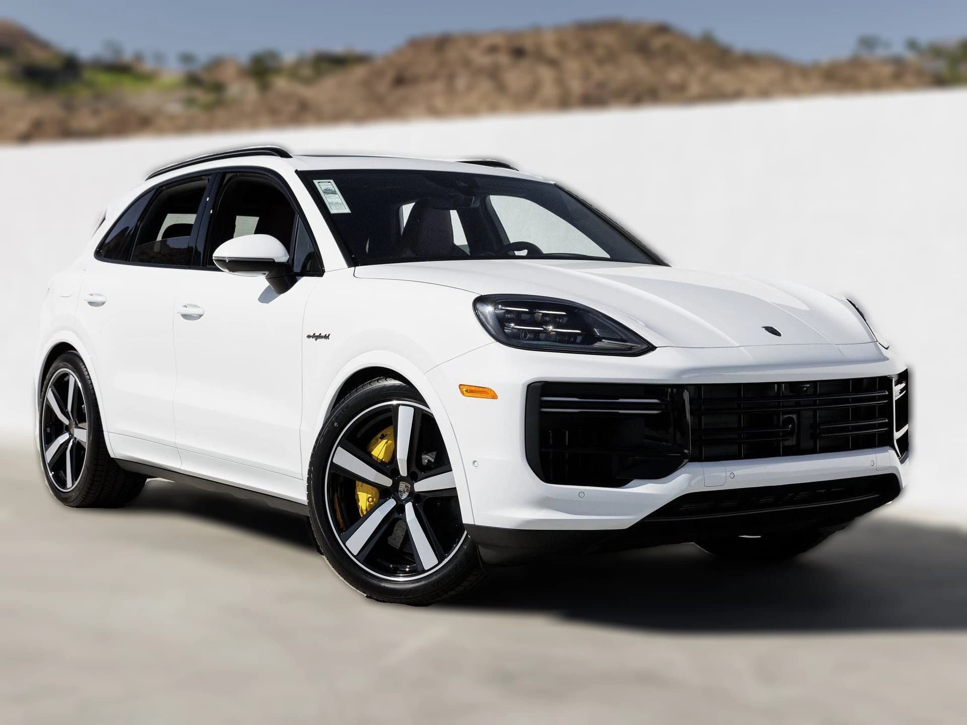 Porsche Cayenne Turbo E-Hybrid AWD 2026 — side view