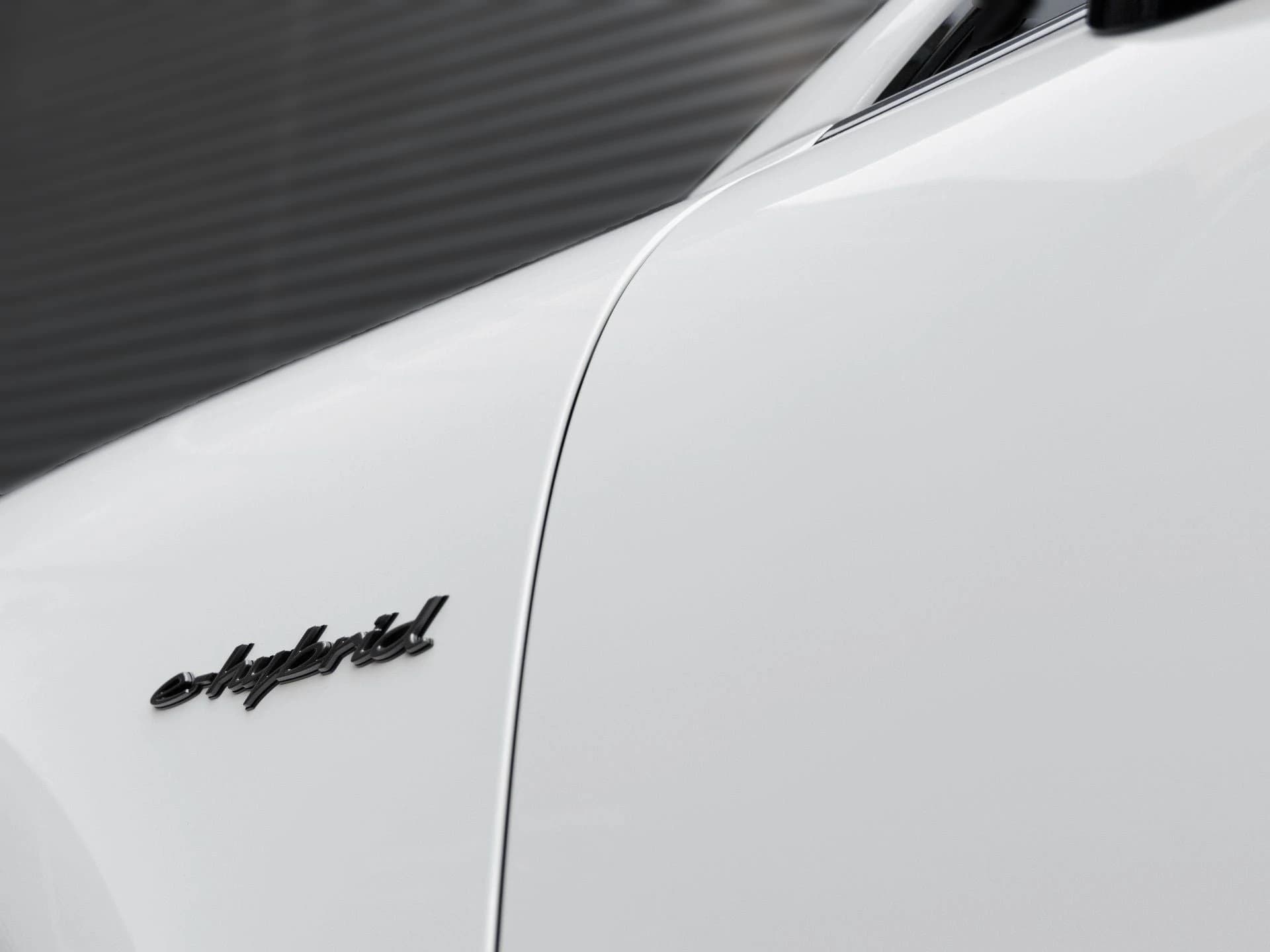Porsche Cayenne Turbo E-Hybrid AWD 2026 — side view