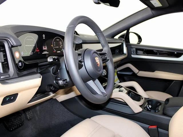Porsche Cayenne Base Coupe AWD 2026 — side view