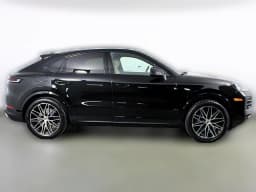 Porsche Cayenne Base Coupe AWD 2026 — side view