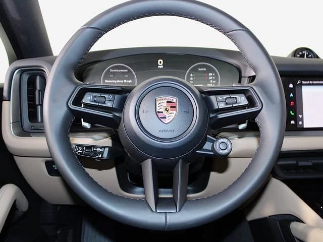 Porsche Cayenne Base Coupe AWD 2026 — side view