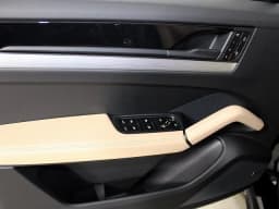 Porsche Cayenne Base Coupe AWD 2026 — side view