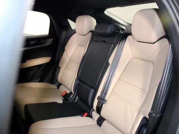 Porsche Cayenne Base Coupe AWD 2026 — side view