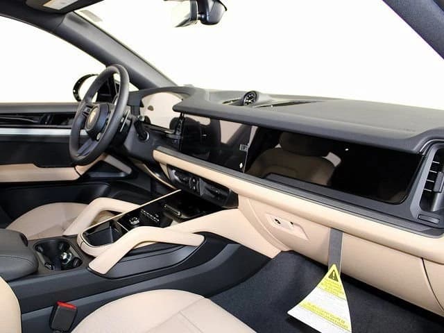 Porsche Cayenne Base Coupe AWD 2026 — side view