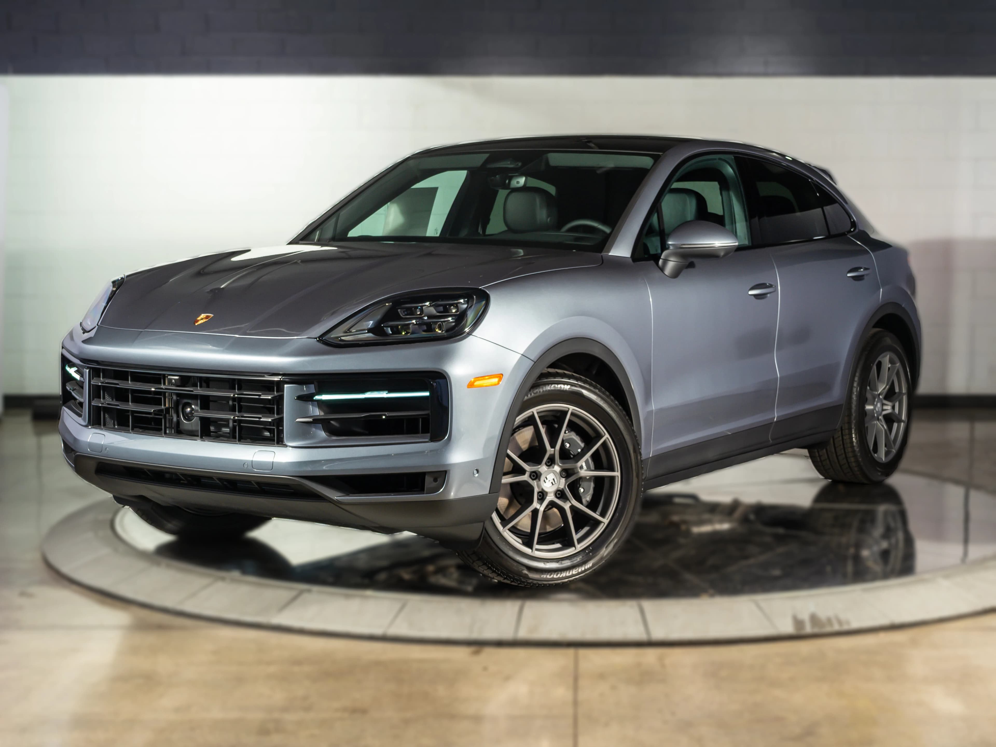 Porsche Cayenne Base Coupe AWD 2026 — side view