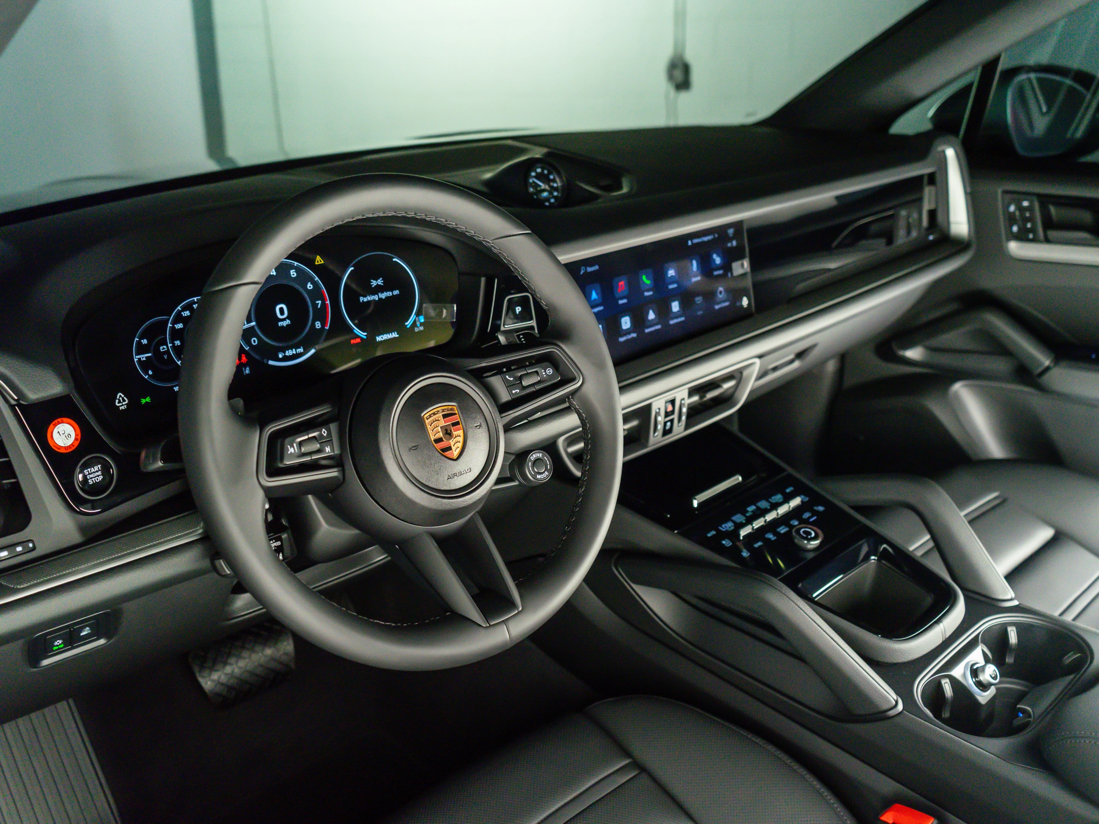 Porsche Cayenne Base Coupe AWD 2026 — side view