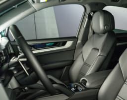Porsche Cayenne Base Coupe AWD 2026 — side view