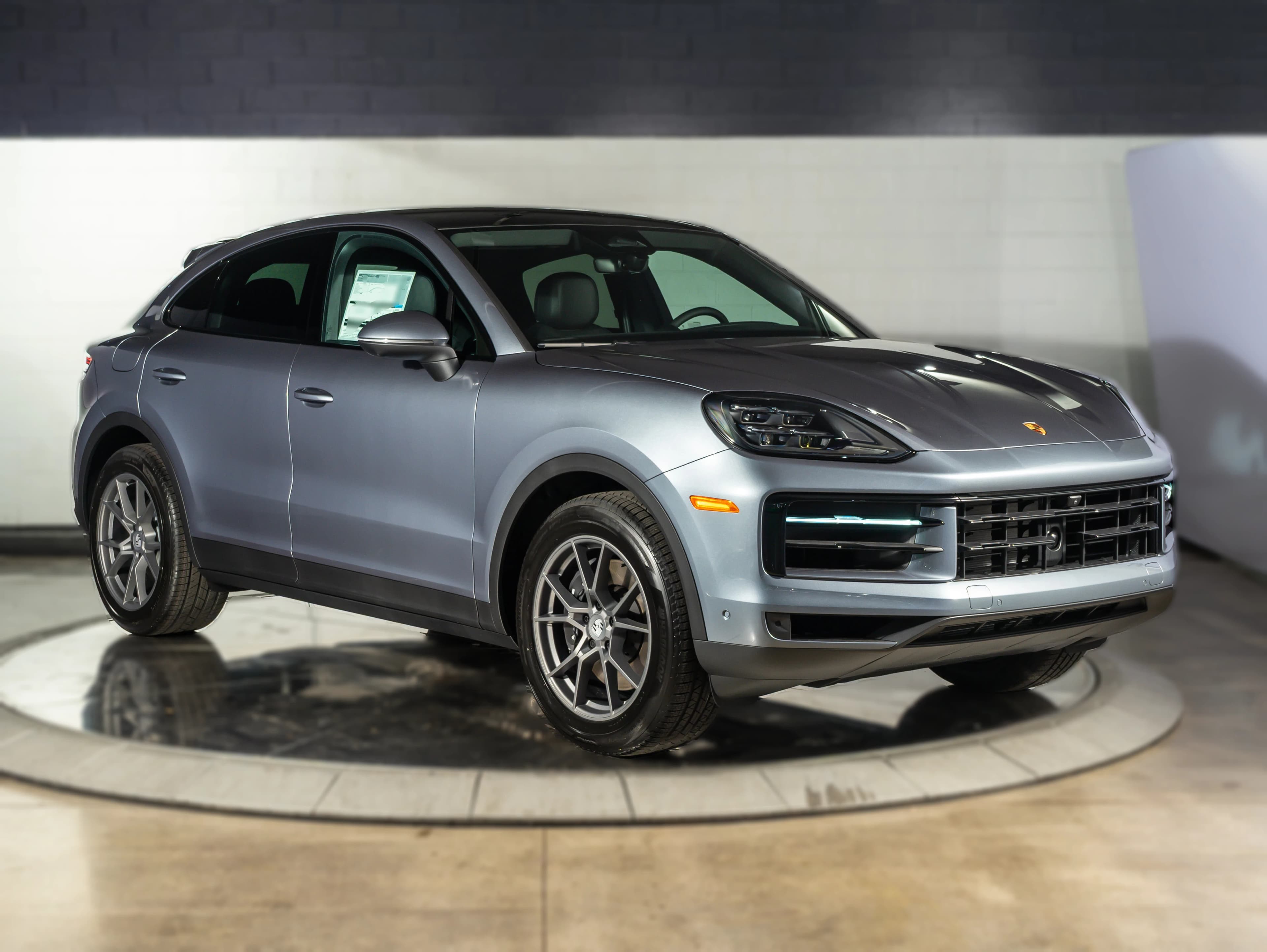 Porsche Cayenne Base Coupe AWD 2026 — side view