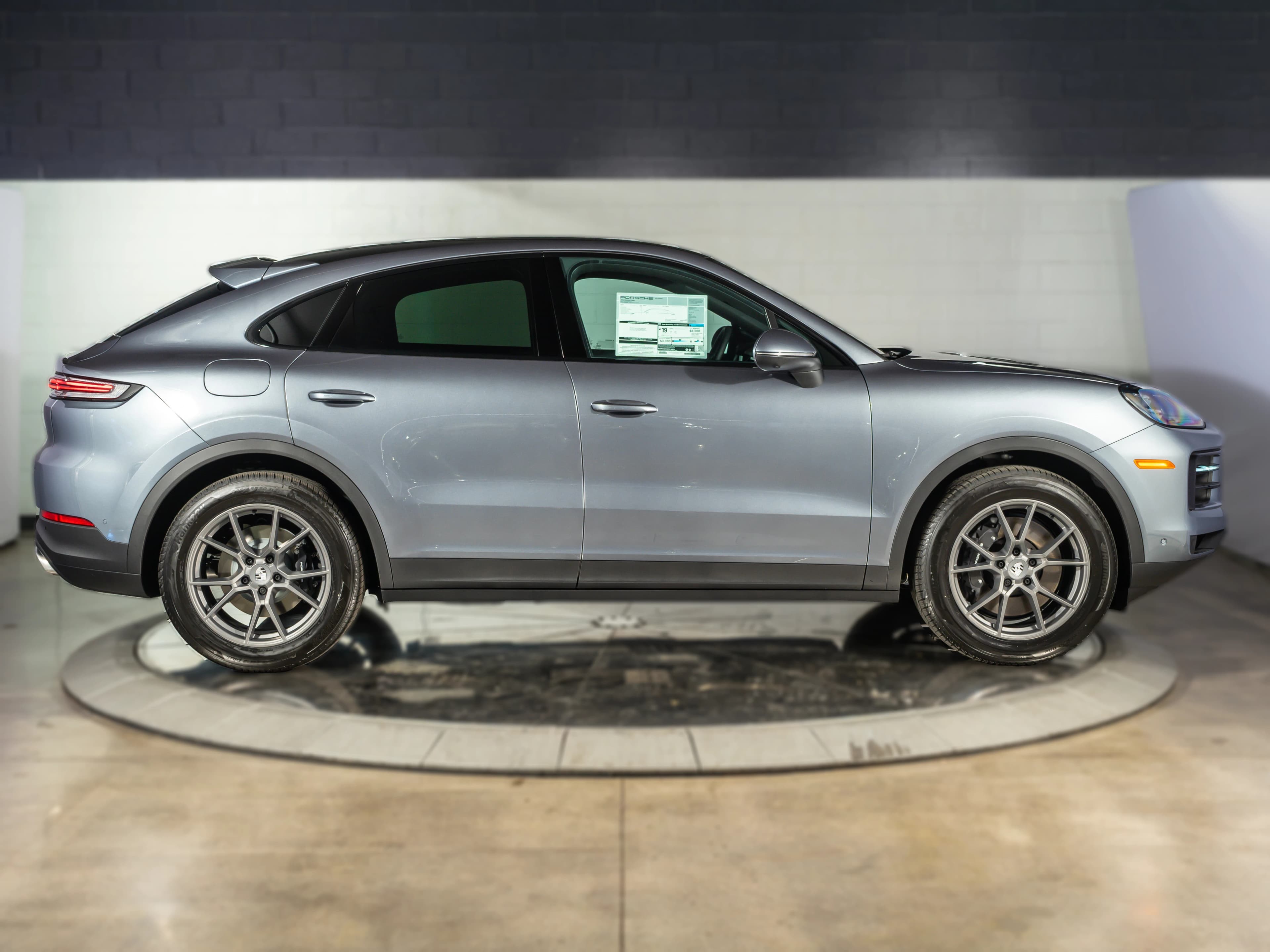 Porsche Cayenne Base Coupe AWD 2026 — side view