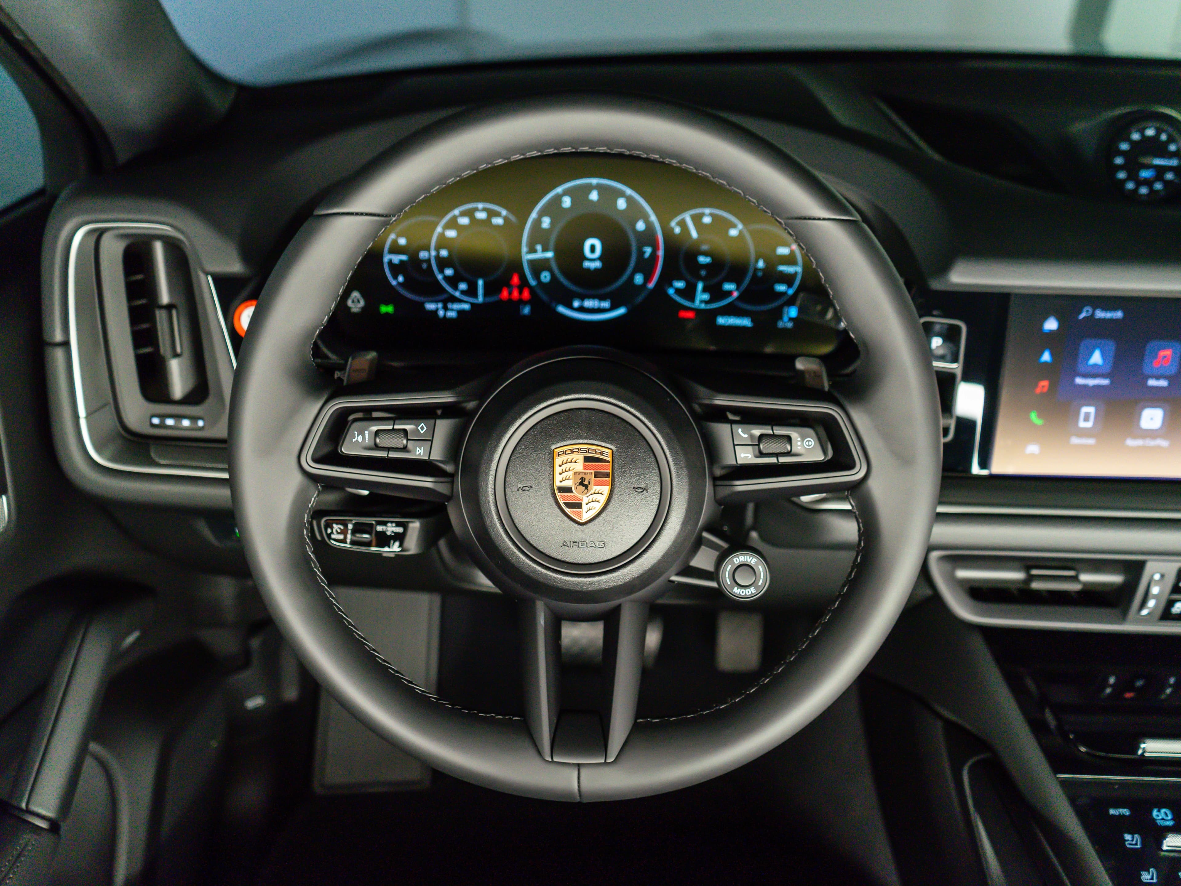 Porsche Cayenne Base Coupe AWD 2026 — side view
