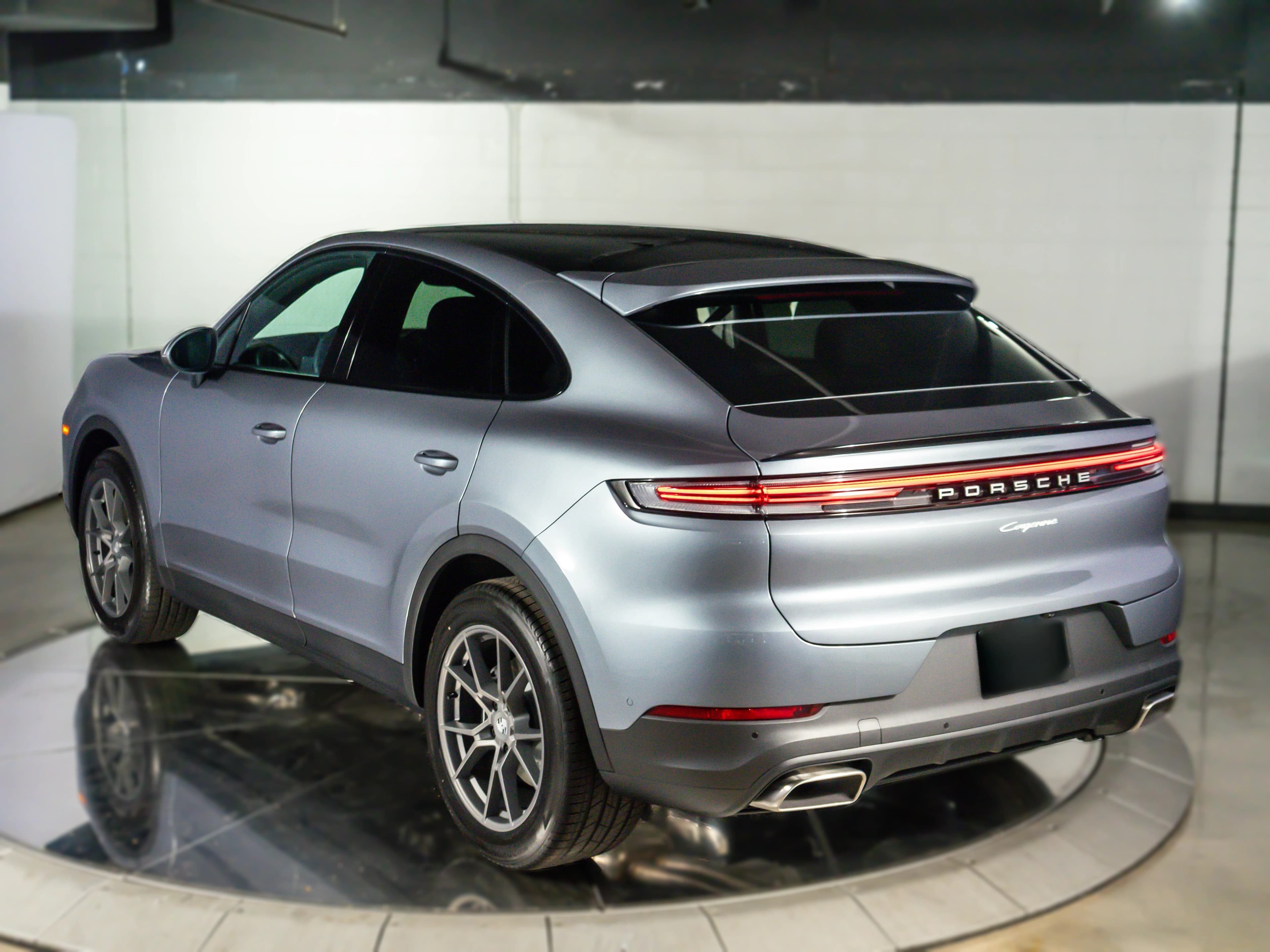 Porsche Cayenne Base Coupe AWD 2026 — side view
