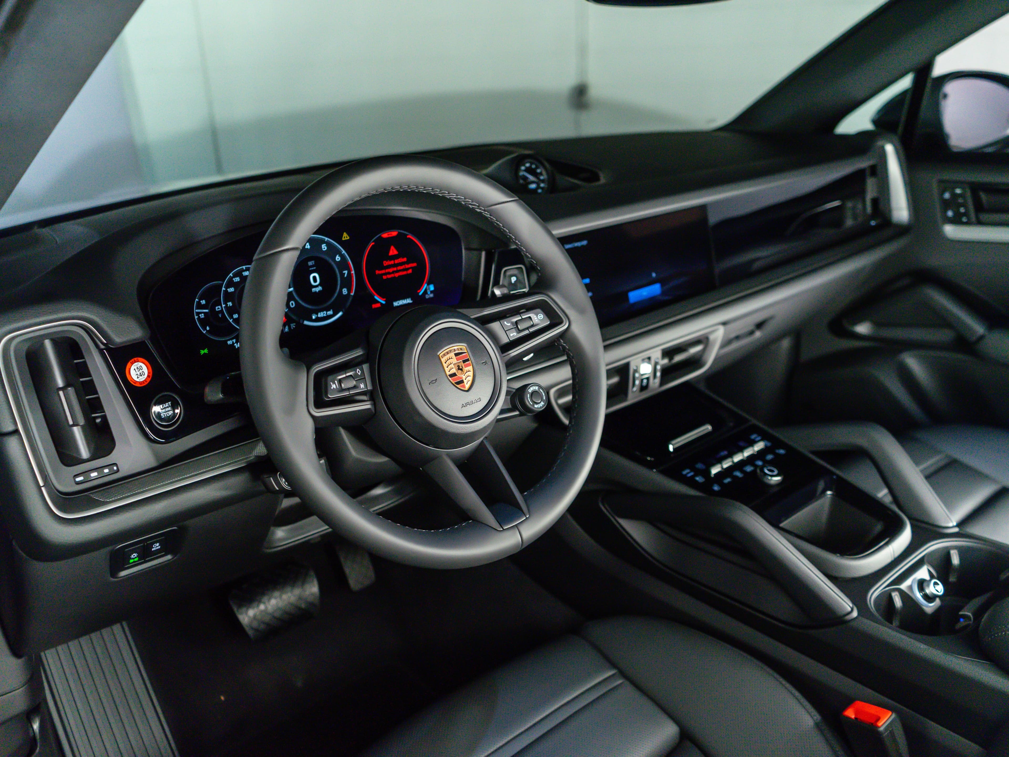 Porsche Cayenne Base Coupe AWD 2026 — side view