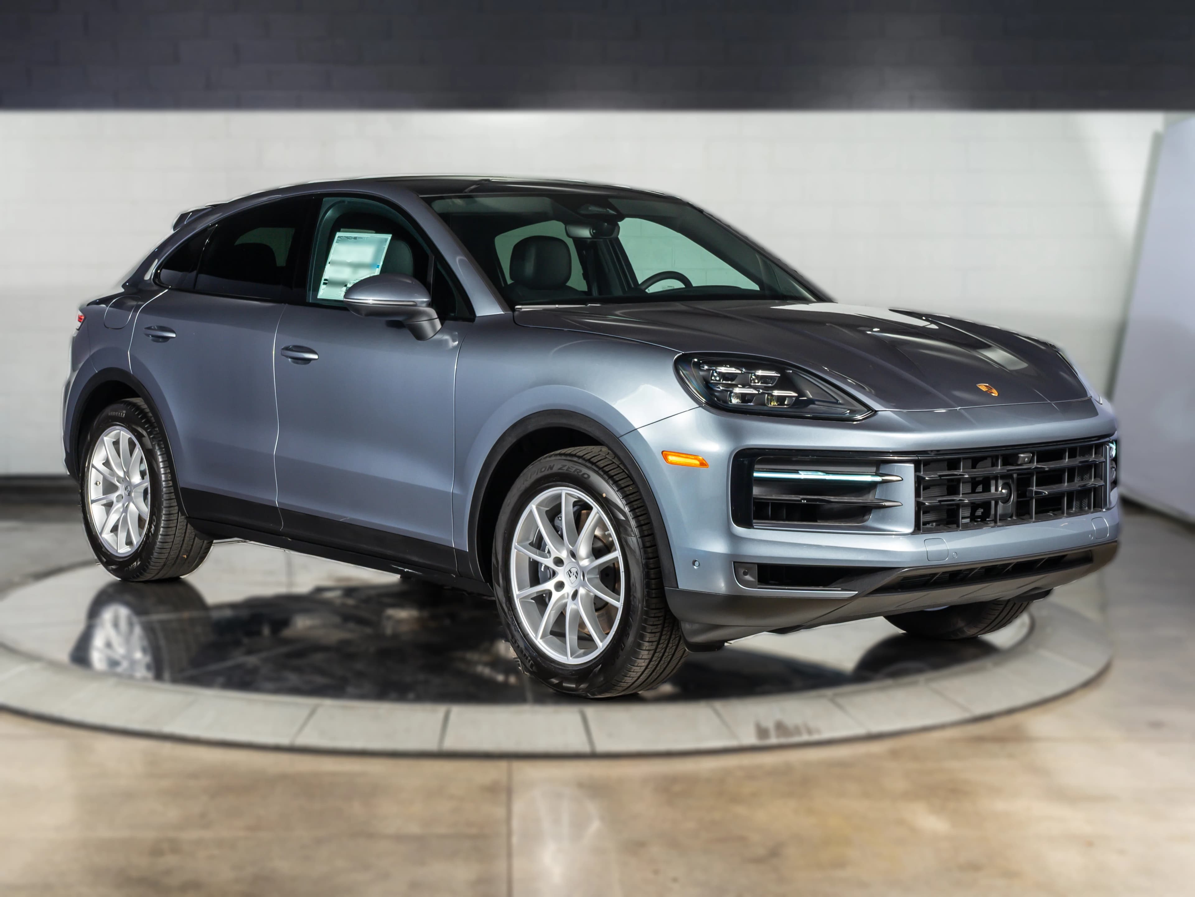 Porsche Cayenne Base Coupe AWD 2026 — side view