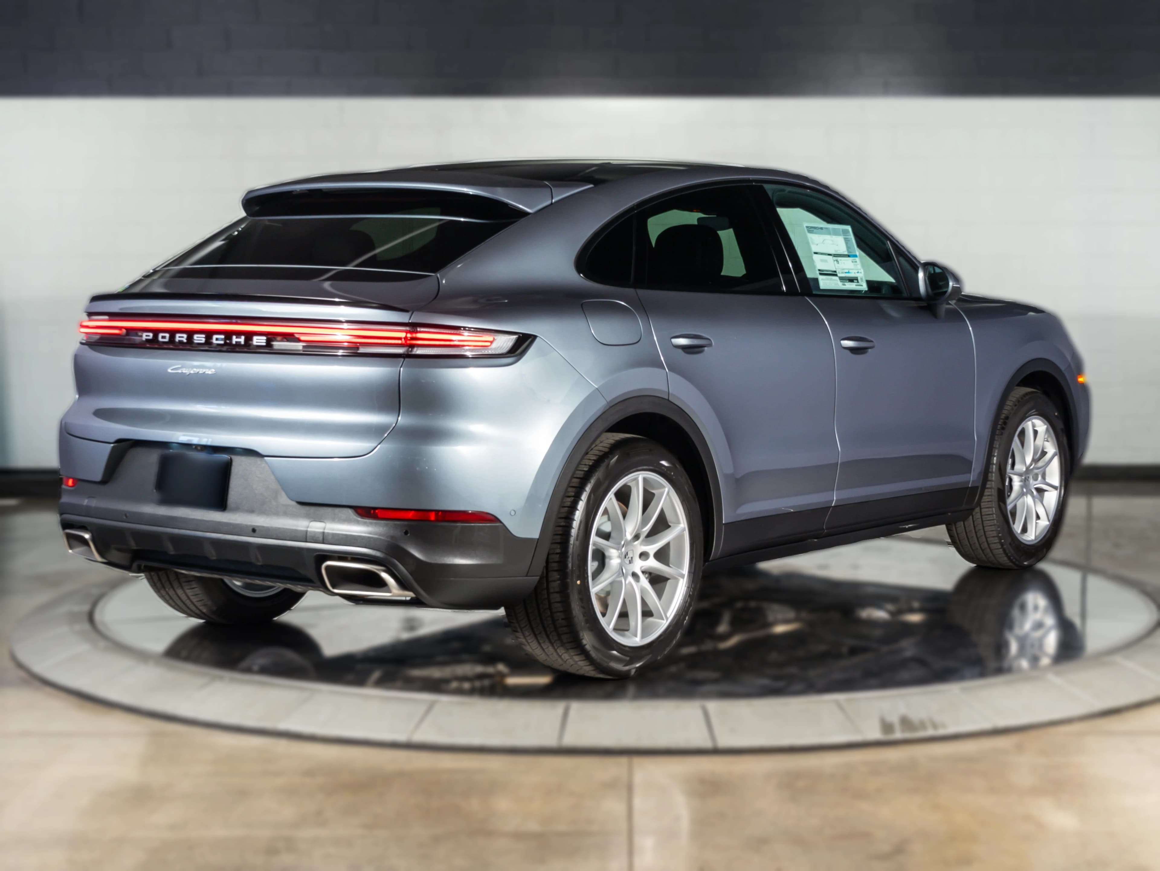 Porsche Cayenne Base Coupe AWD 2026 — side view
