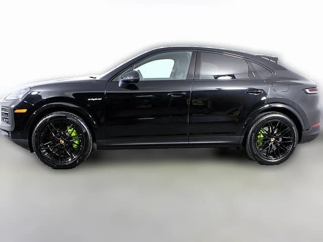 Porsche Cayenne E-Hybrid Coupe AWD 2026 — side view
