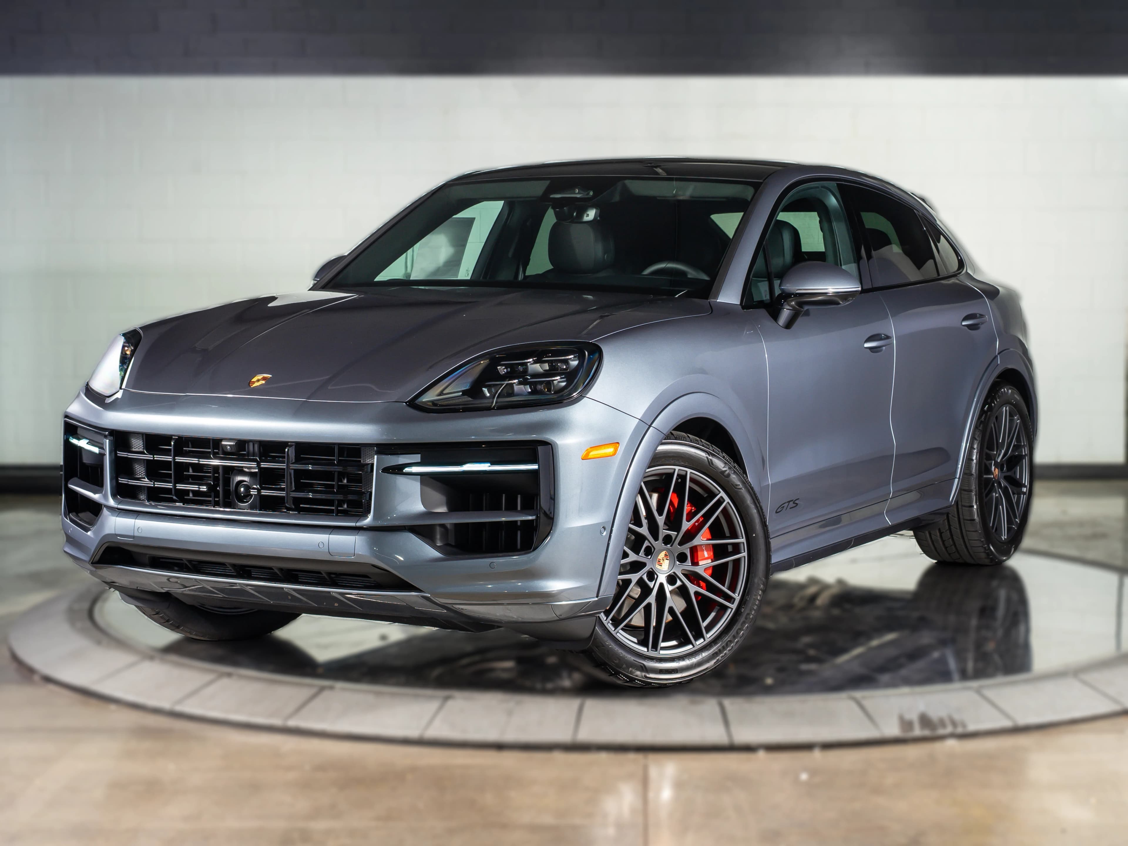 Porsche Cayenne GTS Coupe AWD 2026 — side view