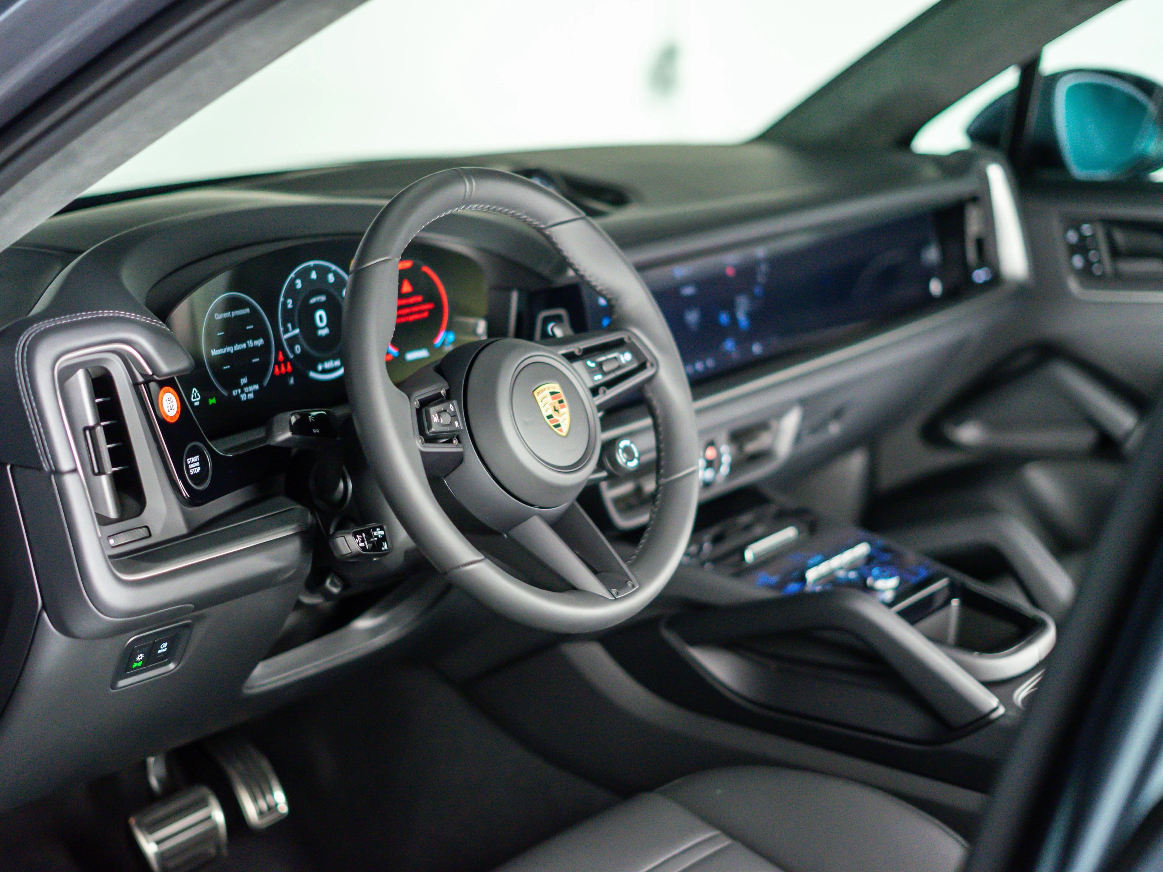 Porsche Cayenne GTS Coupe AWD 2026 — side view