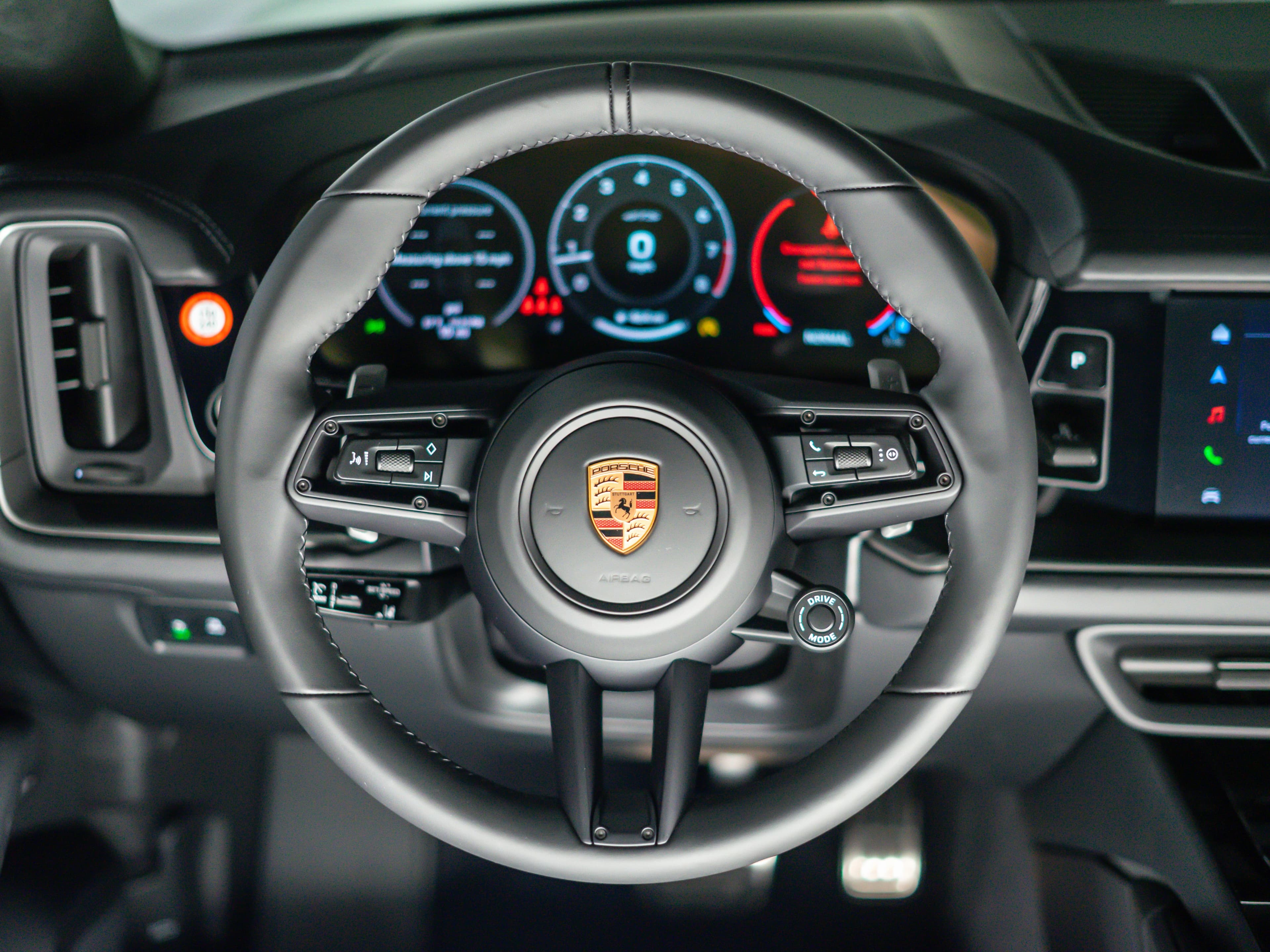 Porsche Cayenne GTS Coupe AWD 2026 — side view
