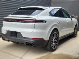 Porsche Cayenne S Coupe AWD 2026 — side view