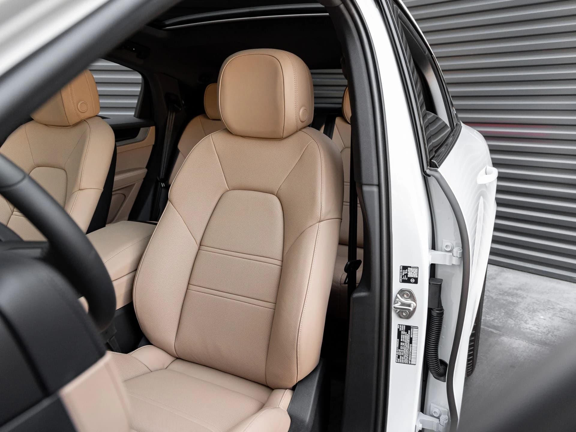 Porsche Cayenne S E-Hybrid Coupe AWD 2026 — side view