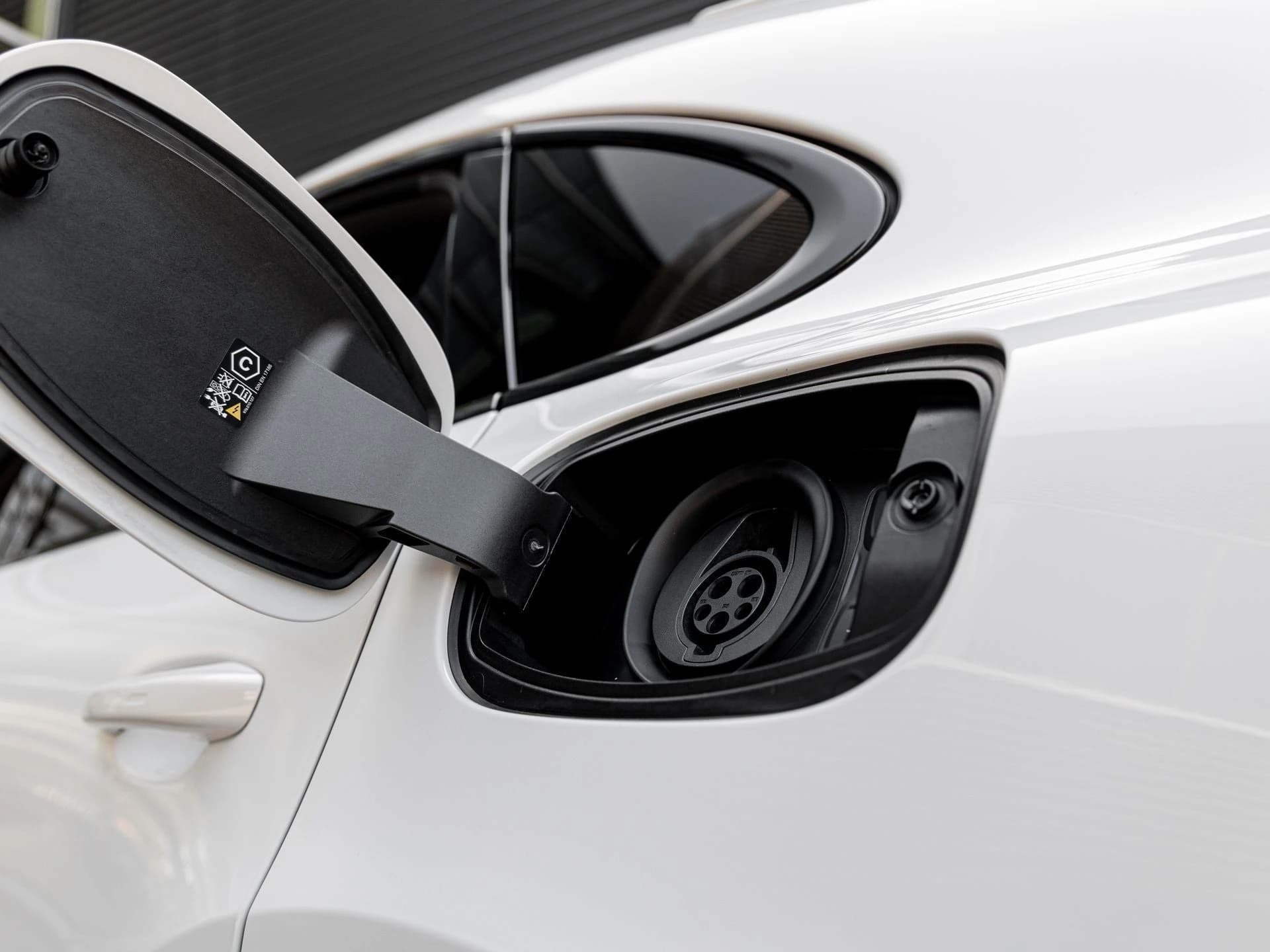 Porsche Cayenne S E-Hybrid Coupe AWD 2026 — side view