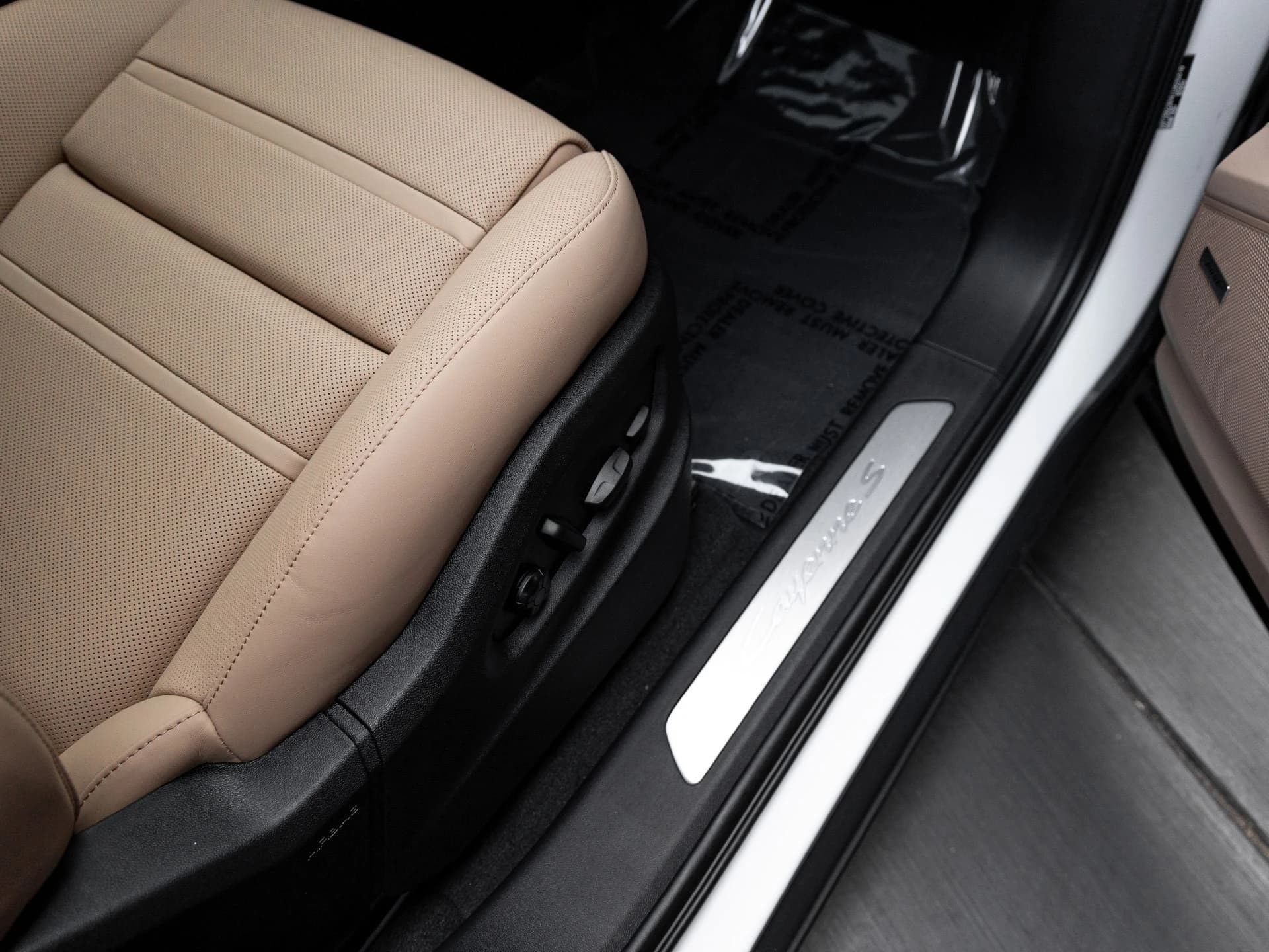 Porsche Cayenne S E-Hybrid Coupe AWD 2026 — side view