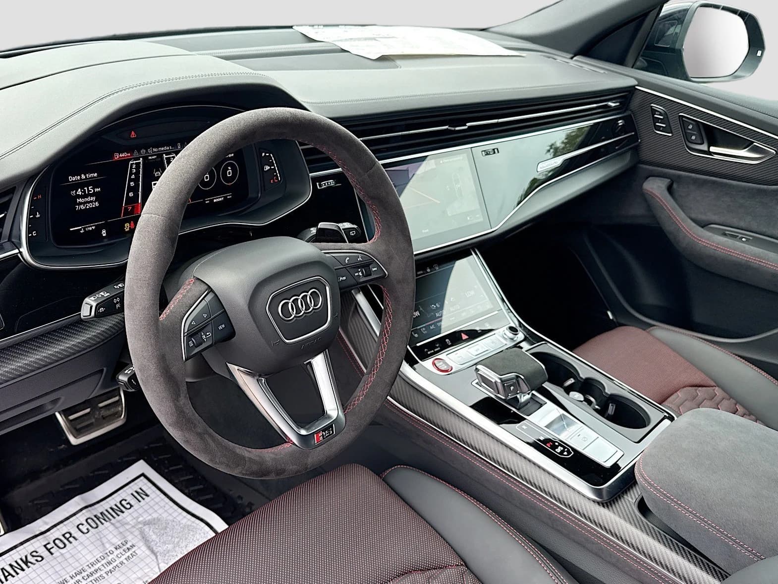 Audi RS Q8 performance quattro 2026 — side view