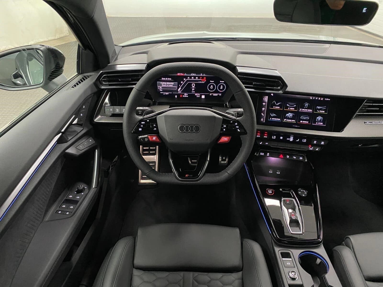 Audi RS 3 Base quattro 2026 — side view